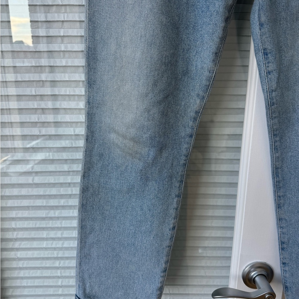 Golding - Picture 2 of 10